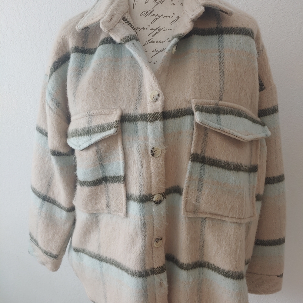 Plaid Women's Utility Jacket in Cream and Gray